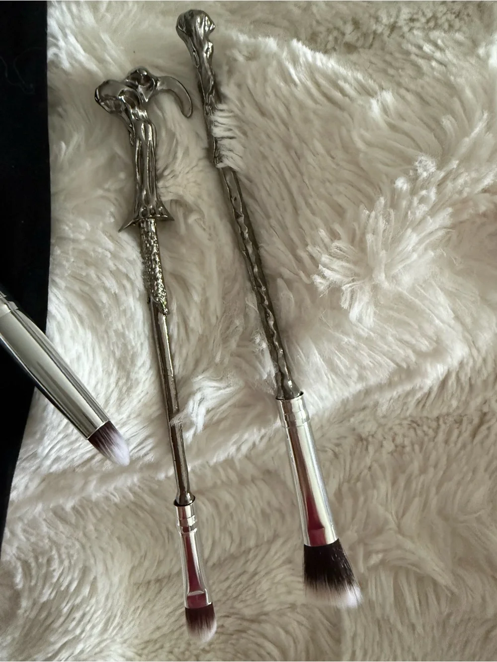 Storybook Cosmetics Silver Wand Makeup Brush Set with Black Pouch